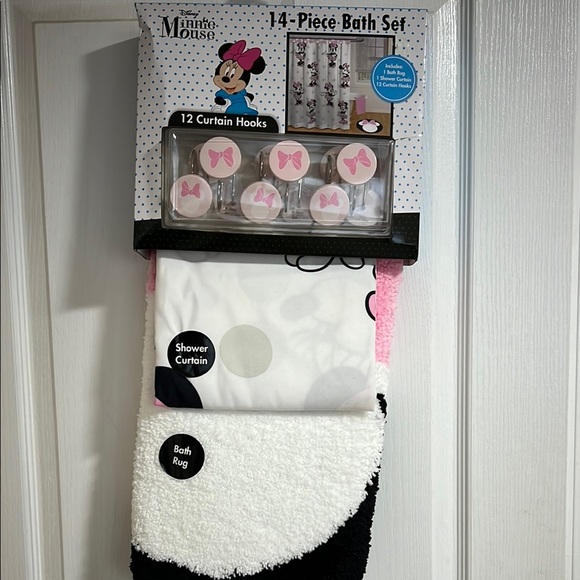 NIB Disney Minnie Mouse Bath Set in Black, White, and Pink - Picture 1 of 11